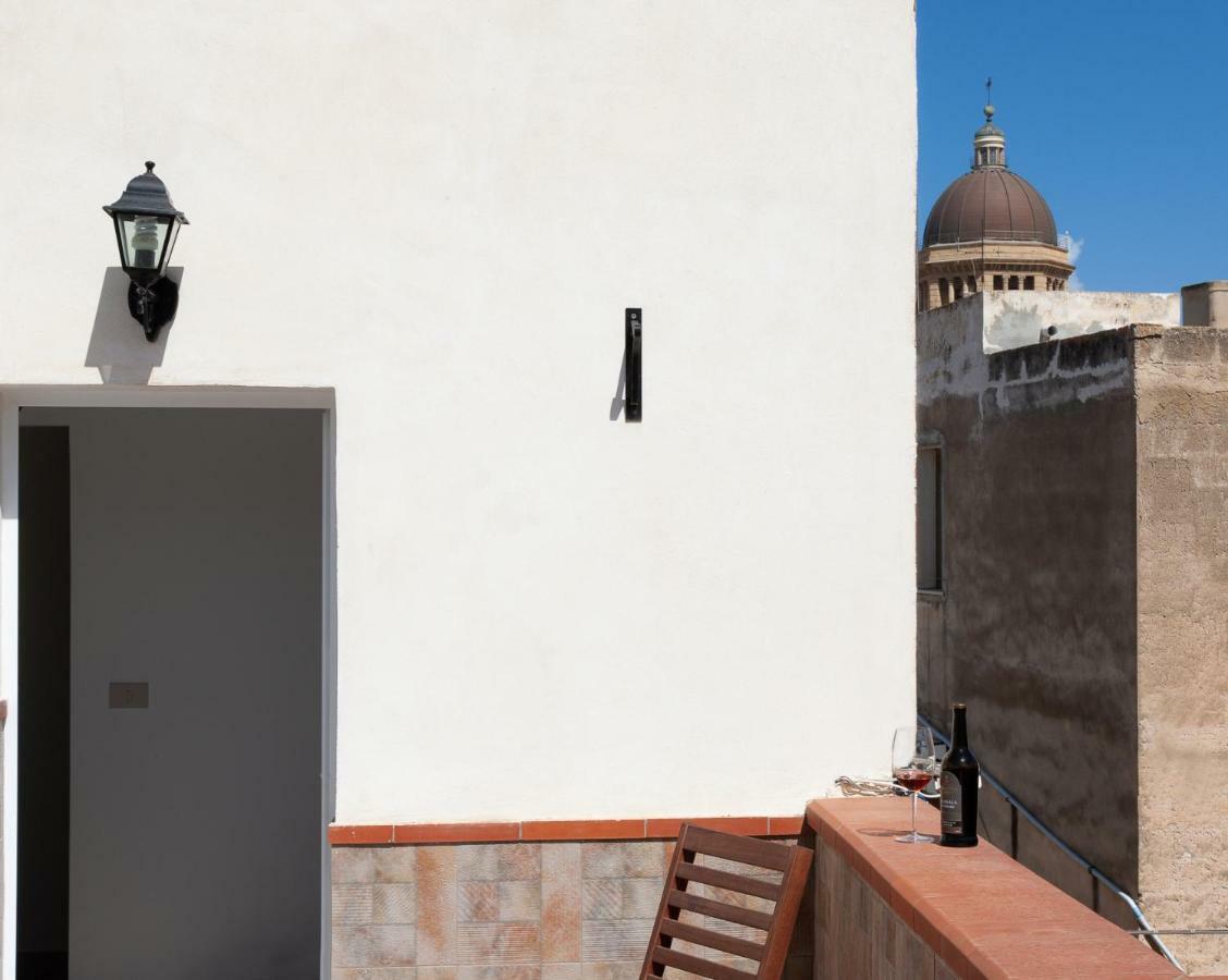 Il Cortile Degli Artisti Bed & Breakfast Марсала Екстериор снимка